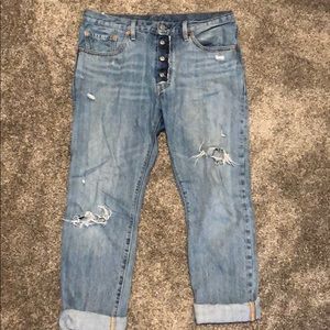 High rise distressed Levi’s